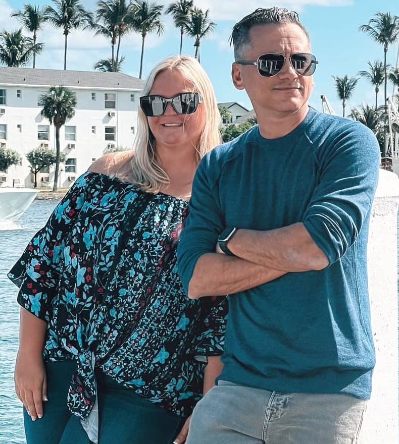 Seb and Michelle of Gominplanet on a dock in Florida